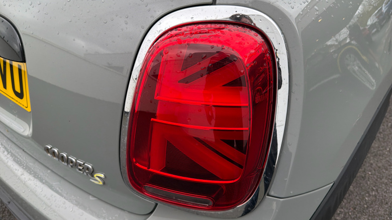 MINI Hatchback 135kW Cooper S Level 2 33kWh 3dr Auto Electric Hatchback